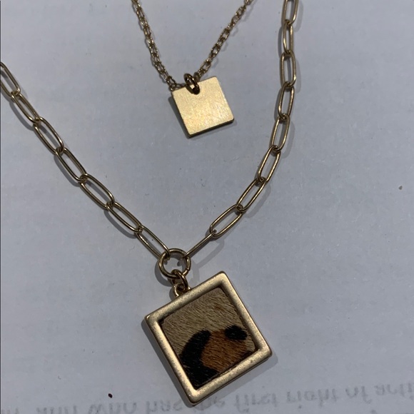 Gold tone 16-22” tri chain w square pendants, removable chains - Picture 2 of 4